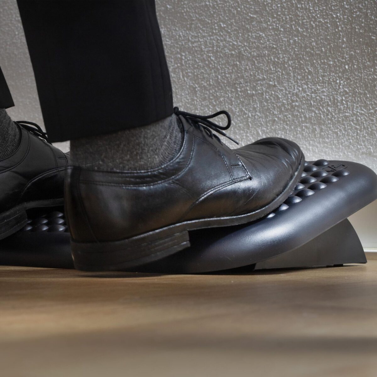 FOOT REST NGS FOOTNEST ERGONOMIC & ADJUSTABLE FOOT SUPPORT - Image 3